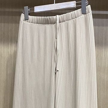 ベージュパンツ プリーツワイドイージーパンツ