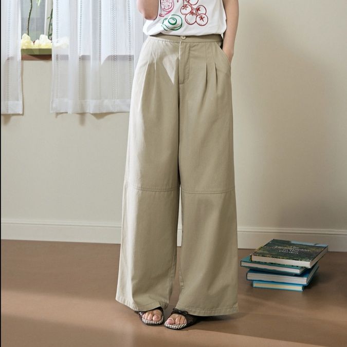 ベージュパンツ タックデザイン リラックスパンツ