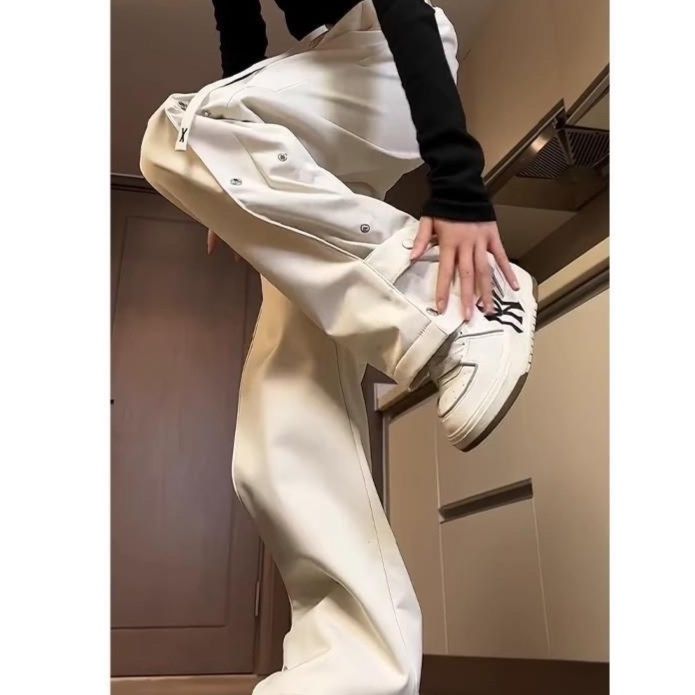 ベージュパンツ ベージュ無地カーゴワイドパンツ裾調整機能付き