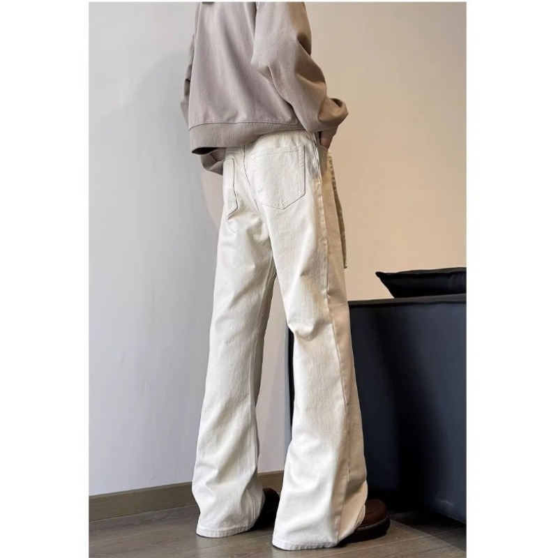 ベージュパンツ フレアシルエット紐ベルト付きパンツ