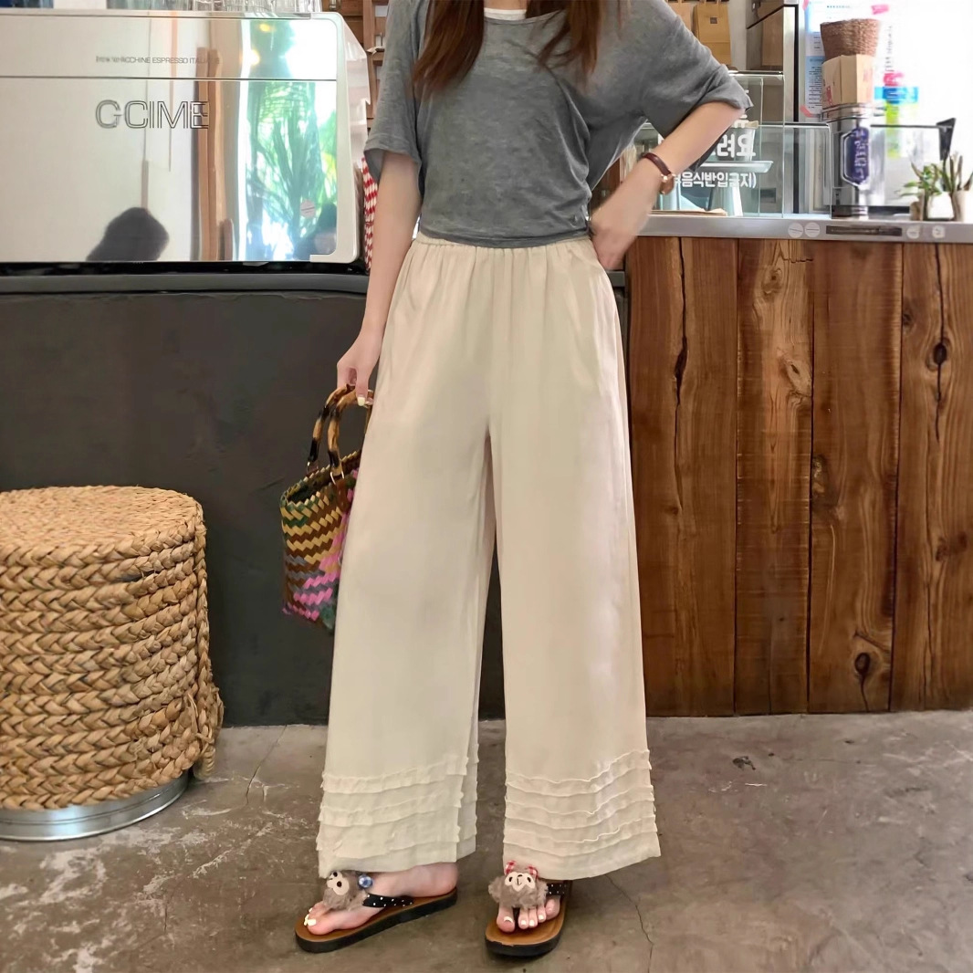 ベージュパンツ 裾フリル楽ちんワイドパンツ
