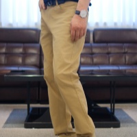 ベージュパンツ きれいめすっきりシルエットチノパン