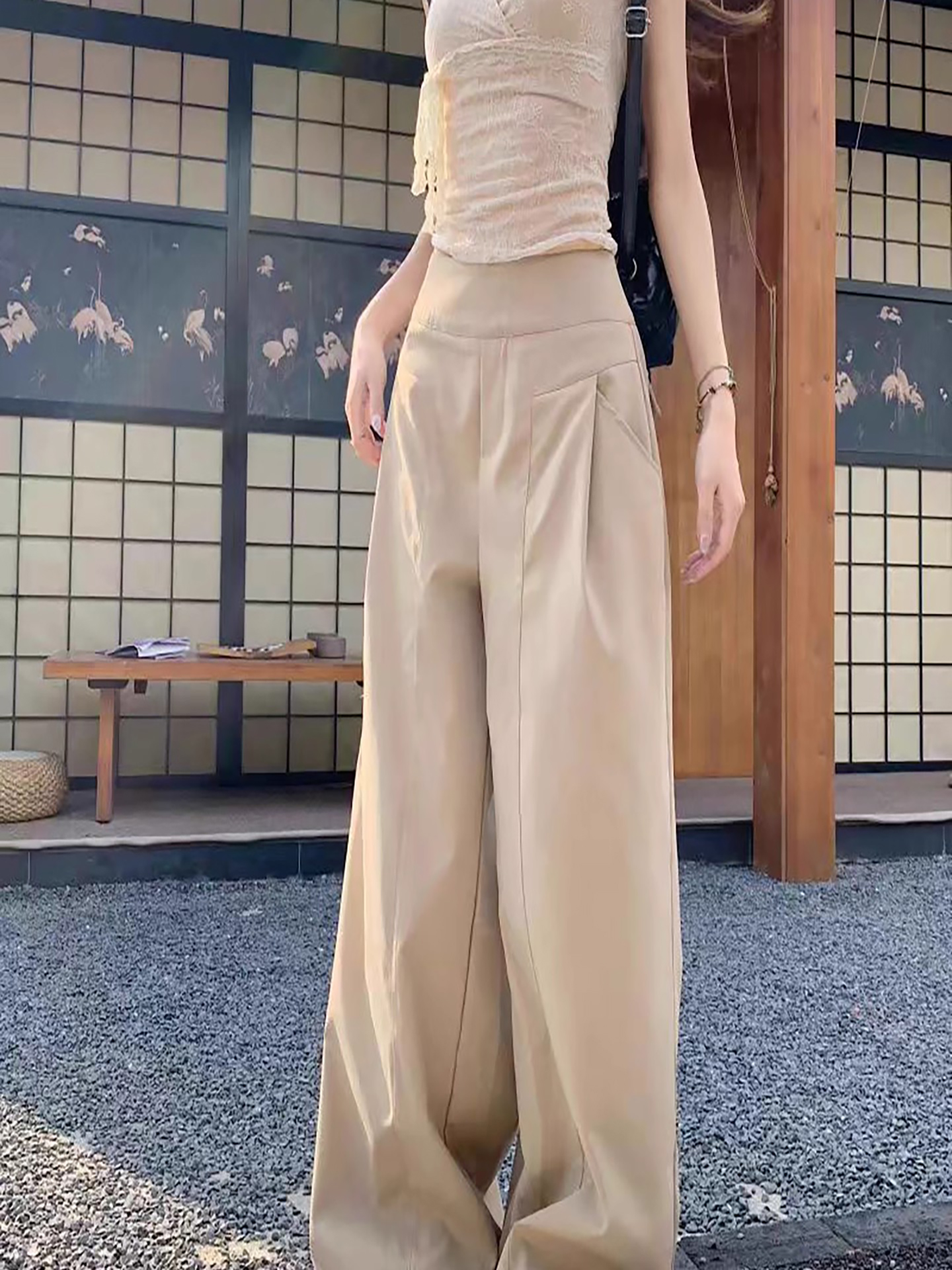ベージュパンツ ハイウエストフレアワイドパンツ