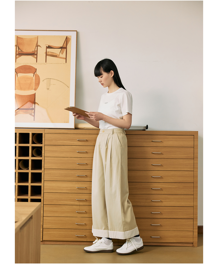 ベージュパンツ 裾ストライプ切替タックワイドパンツ
