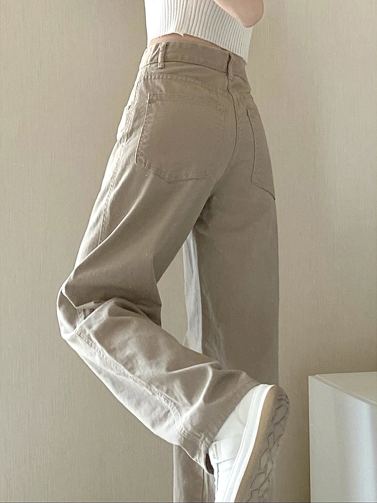 ベージュパンツ ゆったりストレートデニム