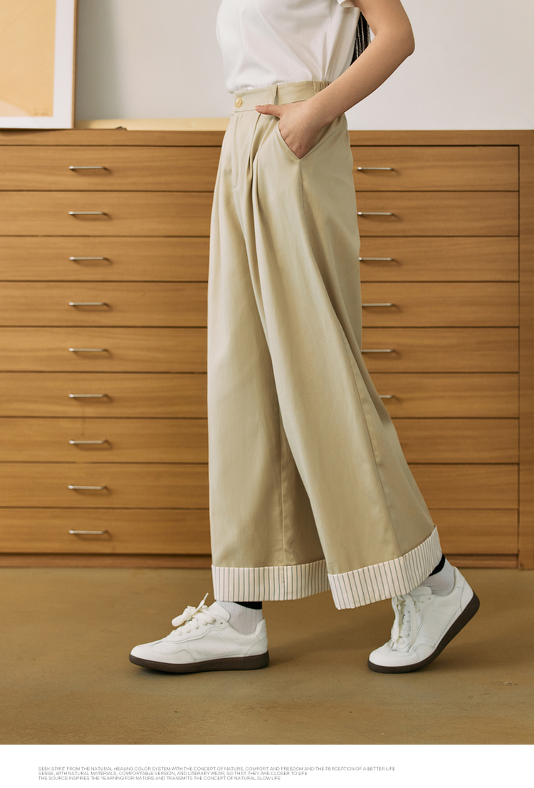 ベージュパンツ 裾ストライプ切替タックワイドパンツ