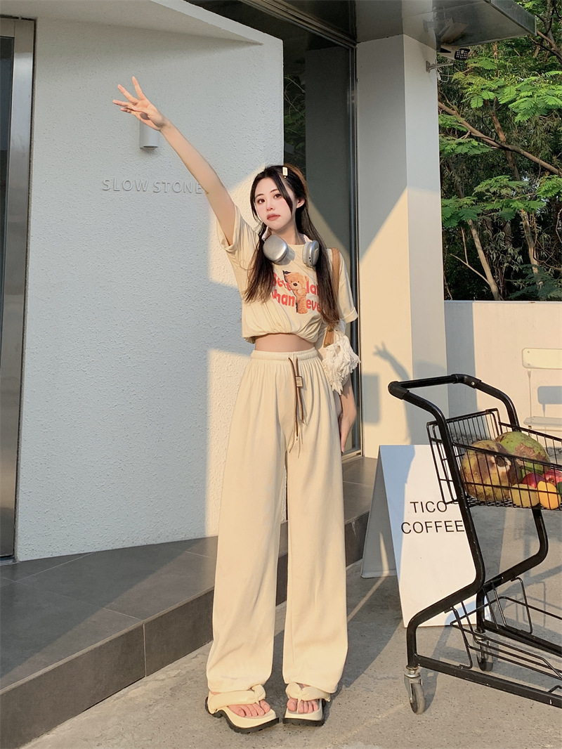ベージュパンツ リラックスワイドパンツ