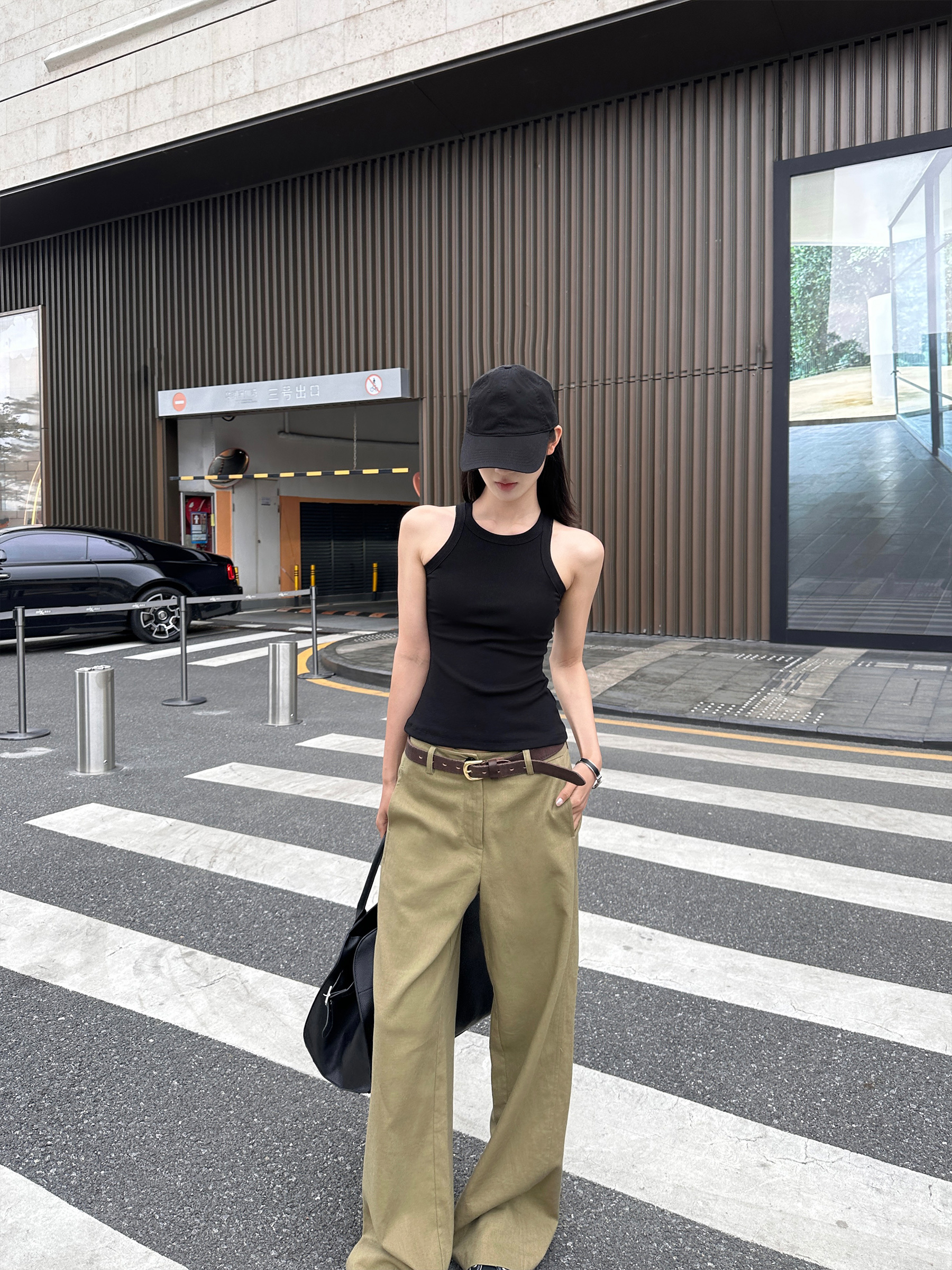 ベージュパンツ リラックスワイドパンツ