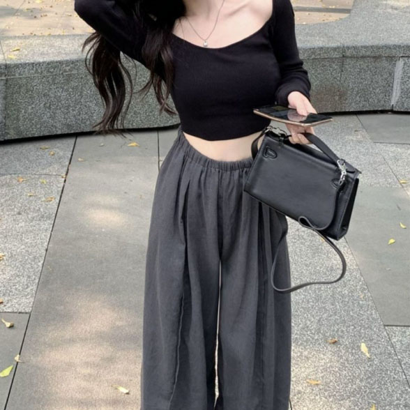 ゆったりワイドベージュパンツ女性用