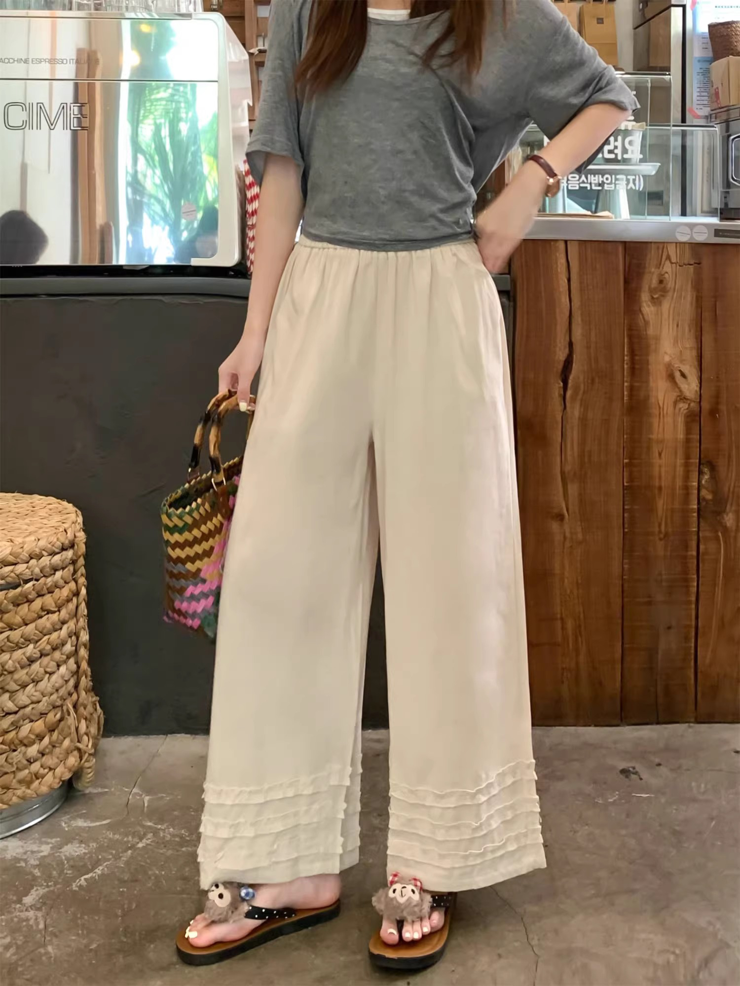 ベージュパンツ 裾フリル楽ちんワイドパンツ
