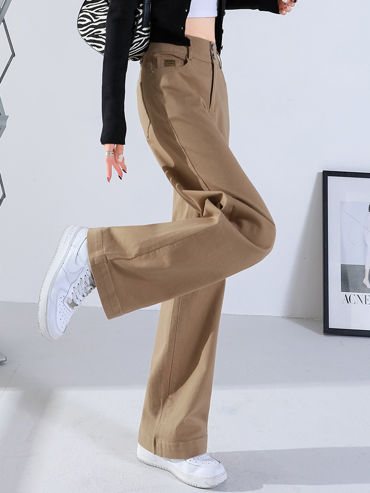 ベージュパンツ ゆったりシルエット スラックス