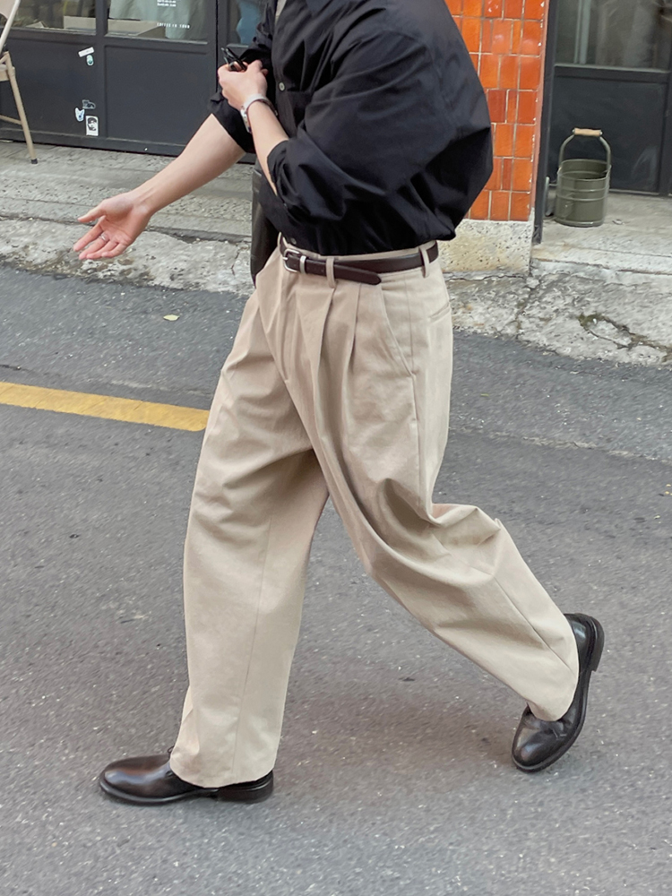 ベージュパンツ 上質プリーツ入り ワイドシルエットパンツ