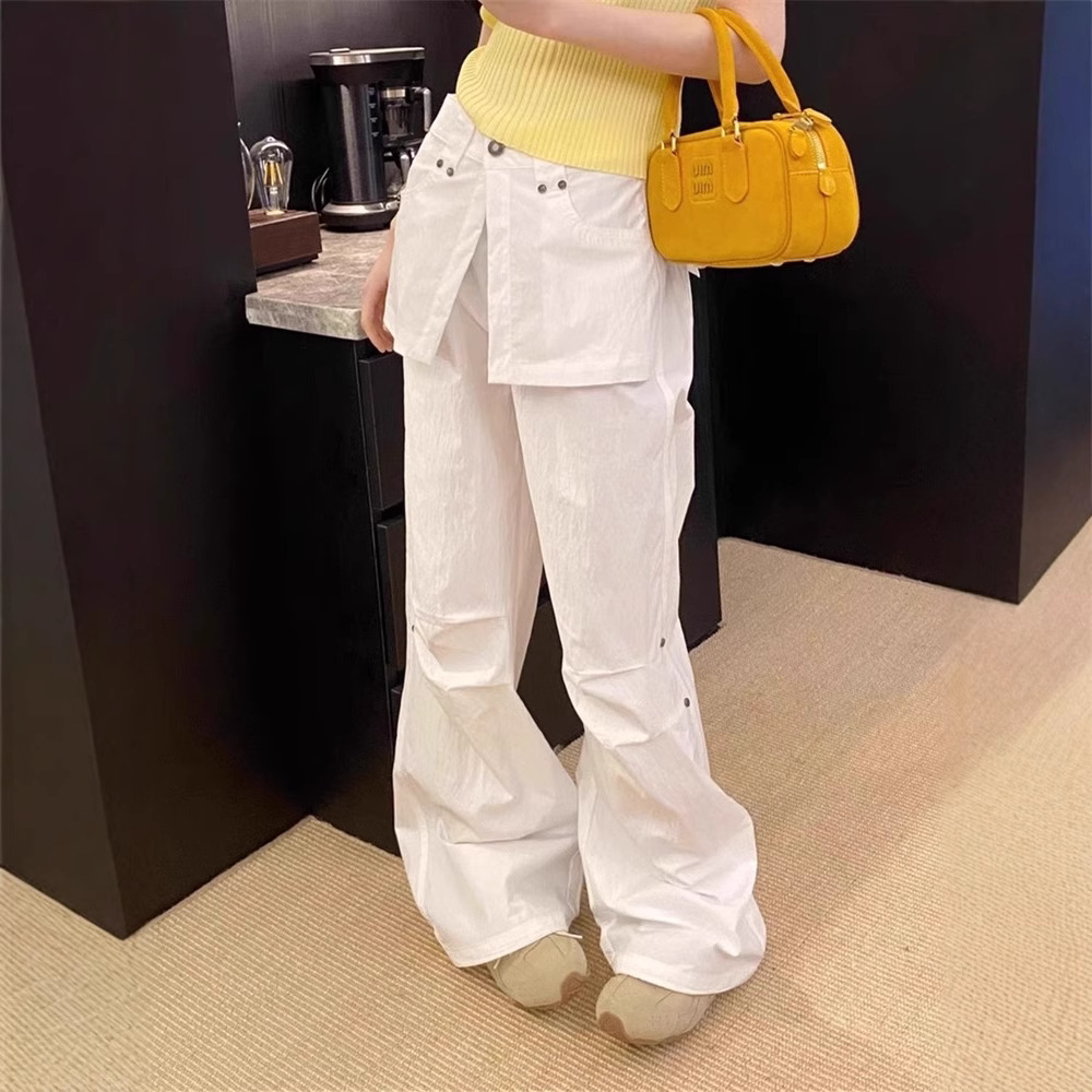 ベージュパンツ ベージュパンツ フラップポケット付きワイドカーゴパンツ