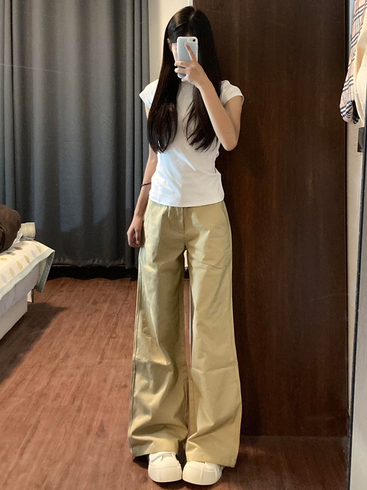 ベージュパンツ ゆったりワイドシルエットチノパン