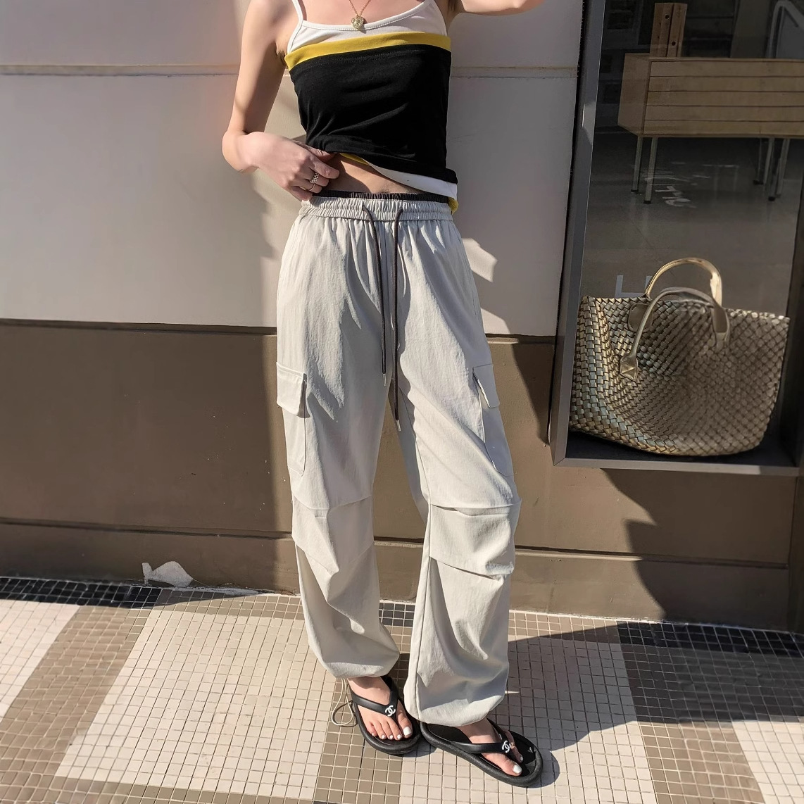 ベージュパンツ ベージュパンツ ゆったりポケット多機能パンツ