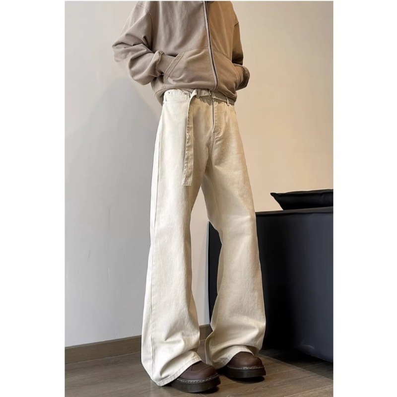 ベージュパンツ フレアシルエット紐ベルト付きパンツ