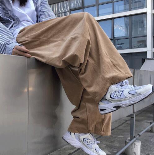 ベージュパンツ 秋冬 男性用 細畝袖裾ゆったりワイドパンツ