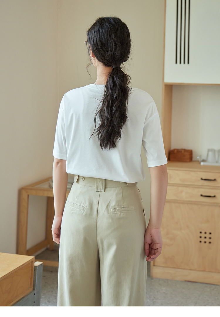 ベージュパンツ なめらか落ち感ワイドパンツ