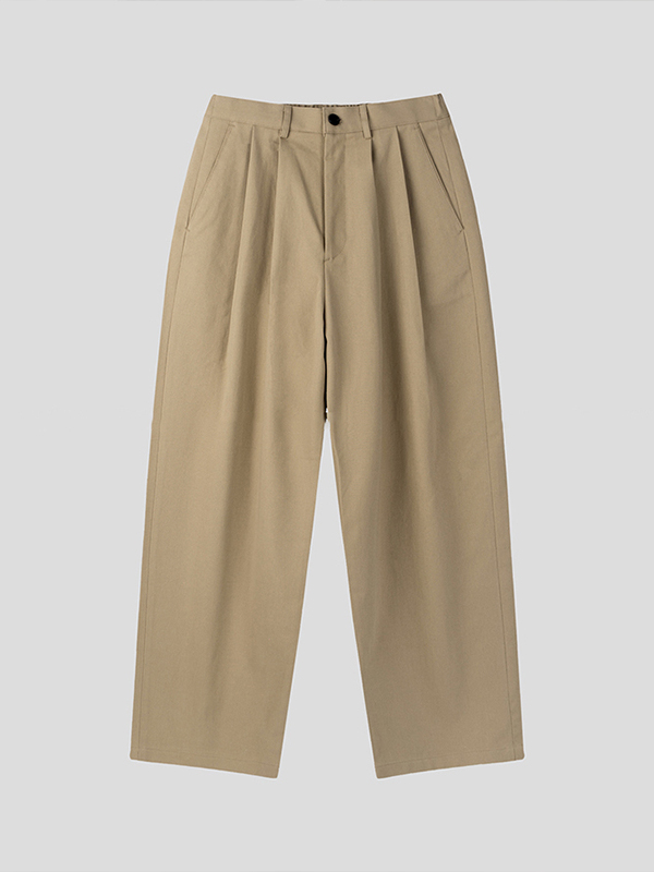 ベージュパンツ ゆったりタック入りドレープパンツ