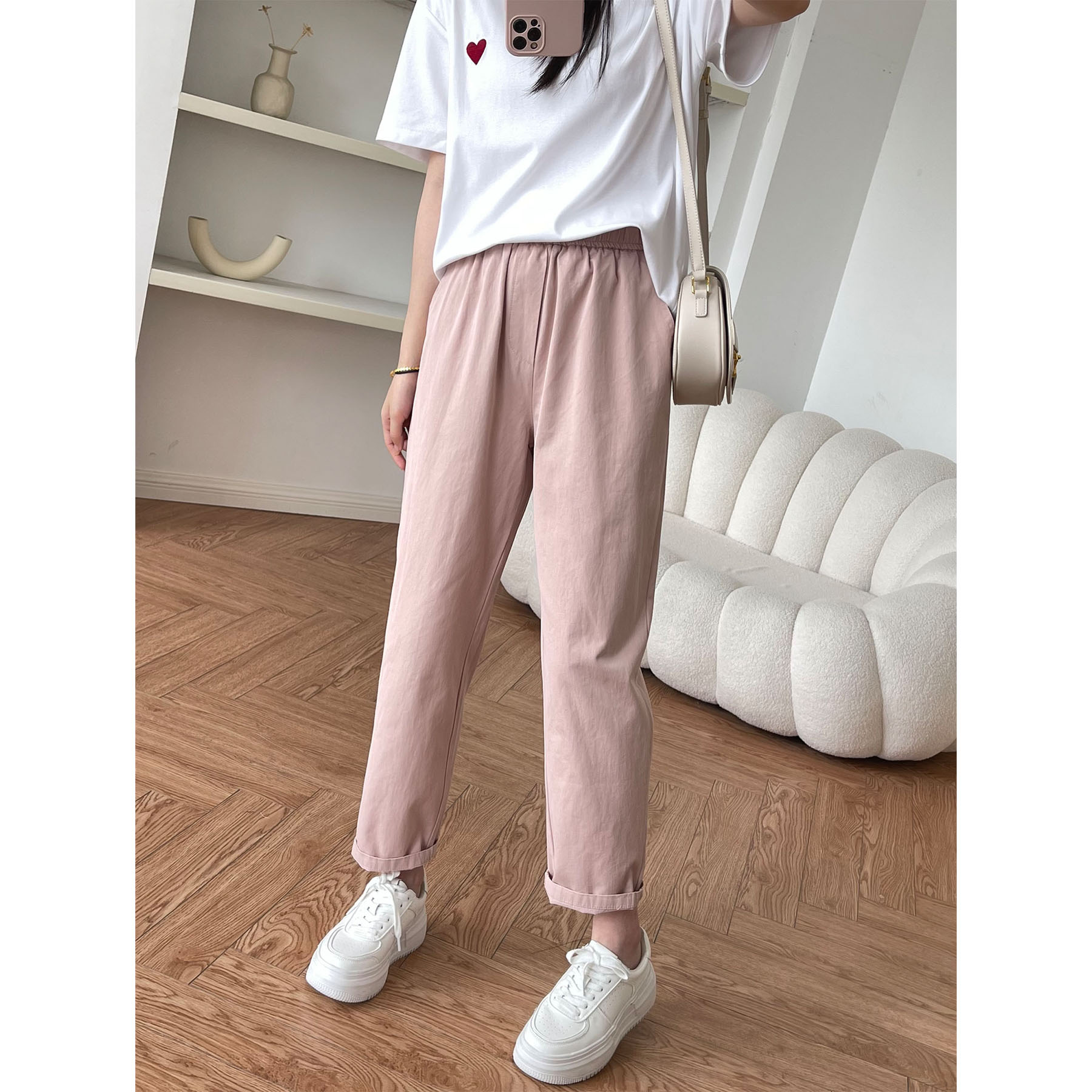 ベージュパンツ ベージュパンツ やわらか素材の大人カーゴパンツ