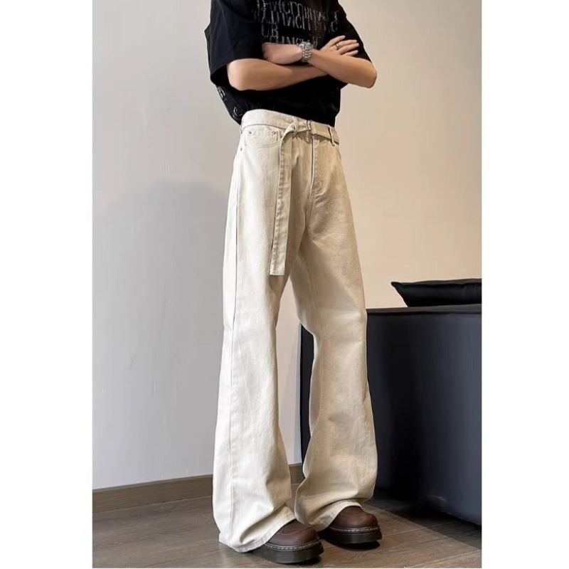 ベージュパンツ フレアシルエット紐ベルト付きパンツ