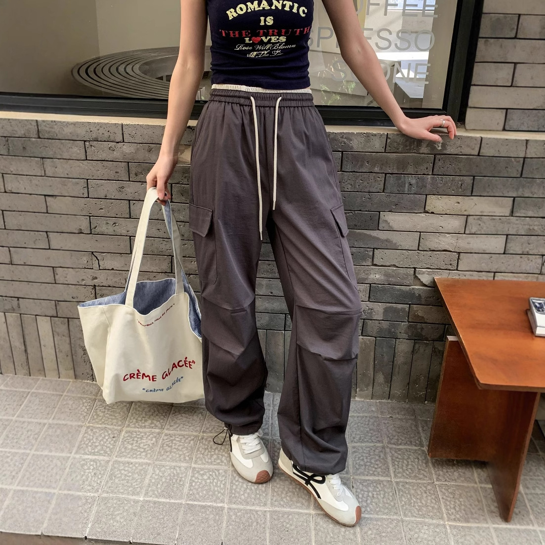 ベージュパンツ ベージュパンツ ゆったりポケット多機能パンツ