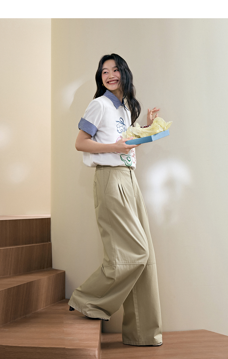 ベージュパンツ タックデザイン リラックスパンツ