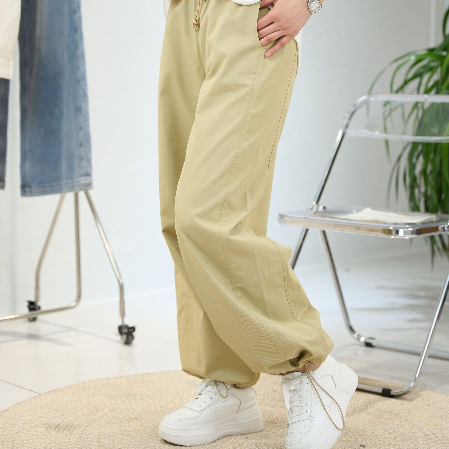 ベージュパンツ ベージュパンツ ゆったりワイドシルエットパンツ