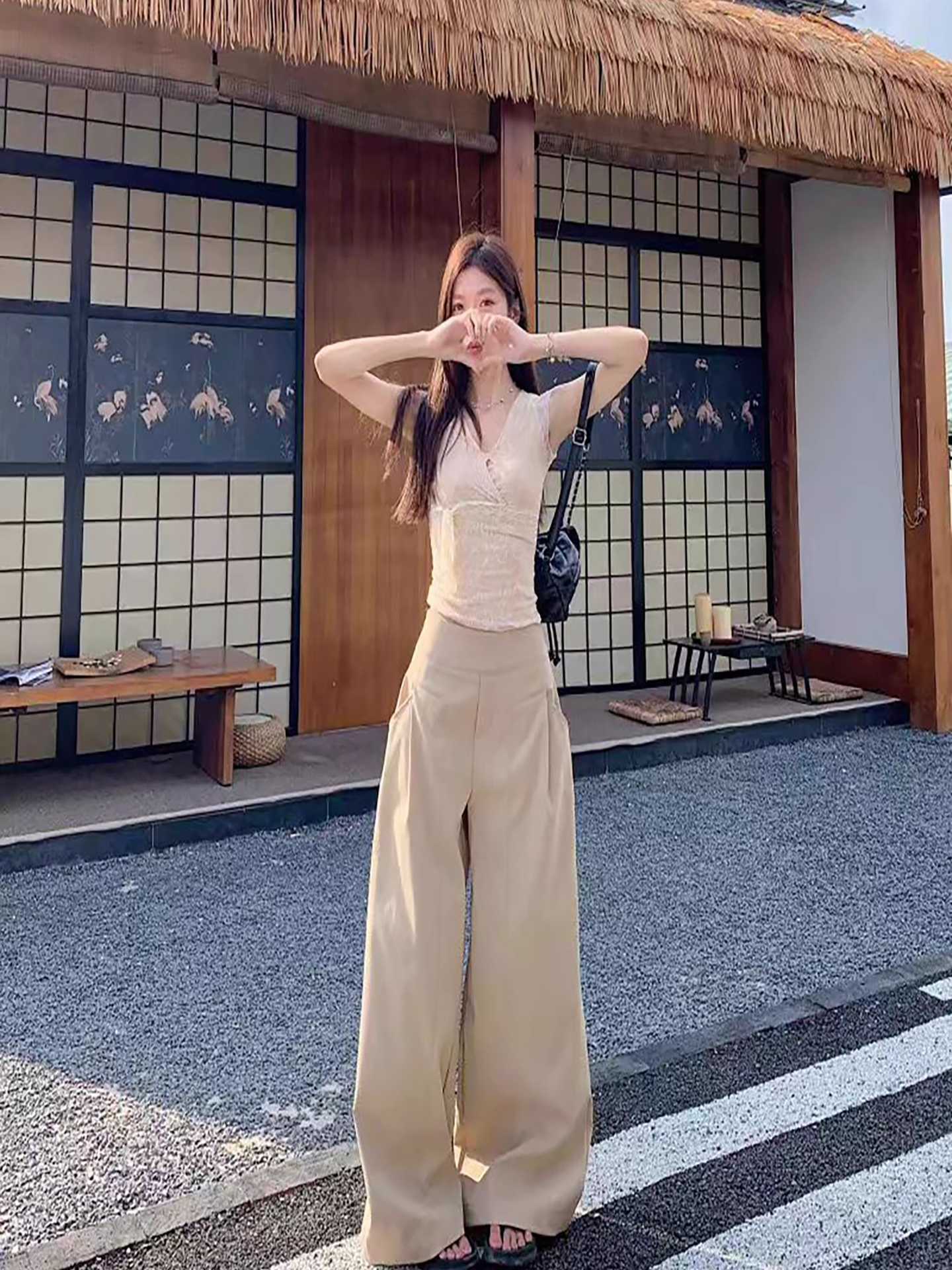 ベージュパンツ ハイウエストフレアワイドパンツ