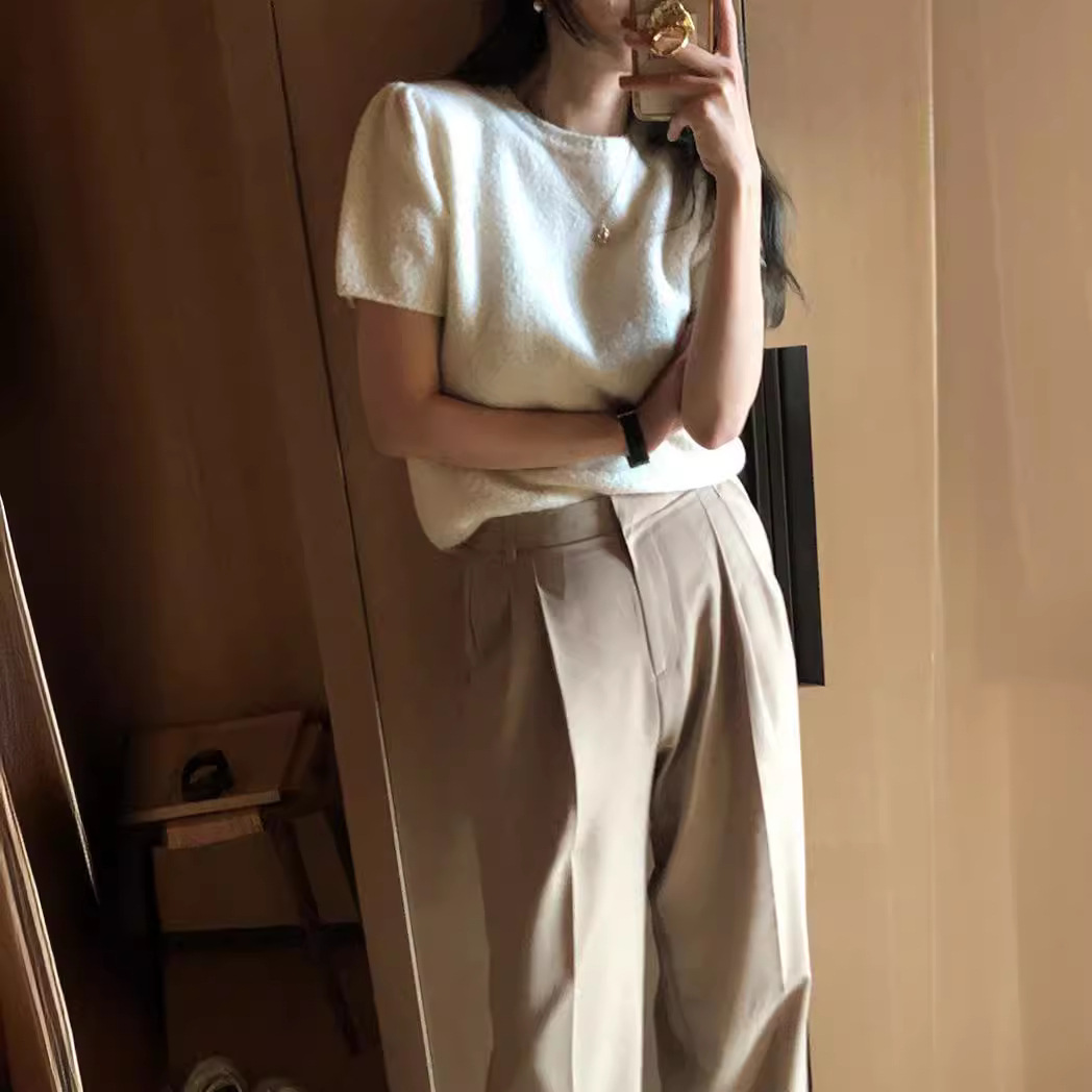 ベージュパンツ ゆとりワイドシルエットチノパン