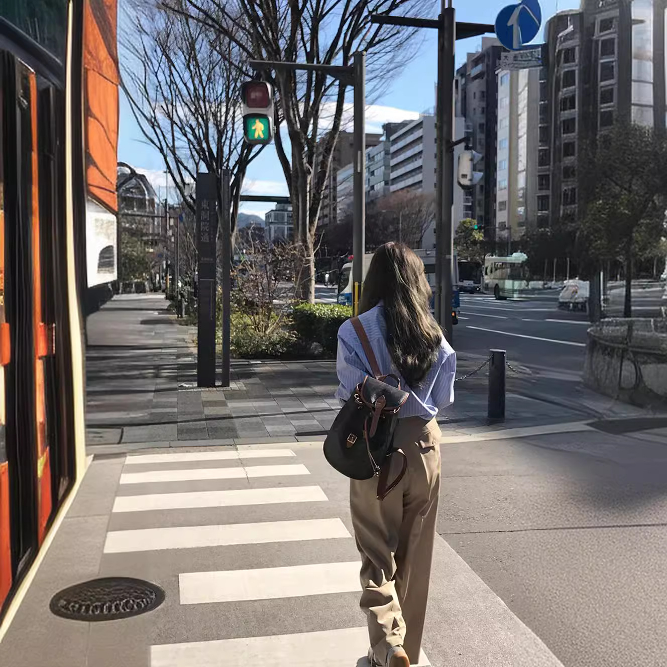 ベージュパンツ ゆとりワイドシルエットチノパン