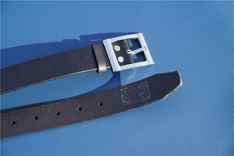 メンズベルト 純牛革仕立て角型バックル飛行腰帯