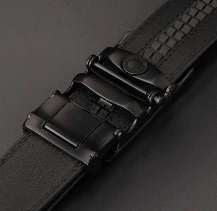 革製紳士用　自動調整式バックル付きメンズベルト