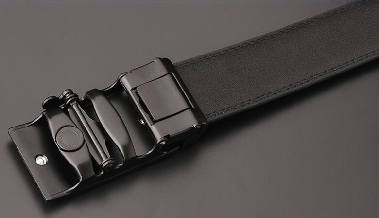 革製紳士用　自動調整式バックル付きメンズベルト