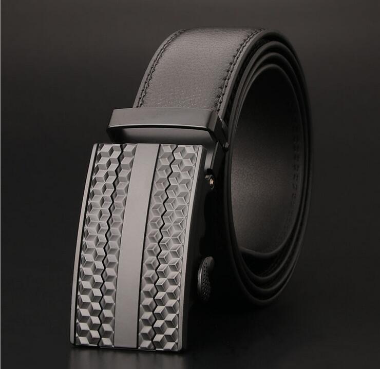 革製紳士用　自動調整式バックル付きメンズベルト