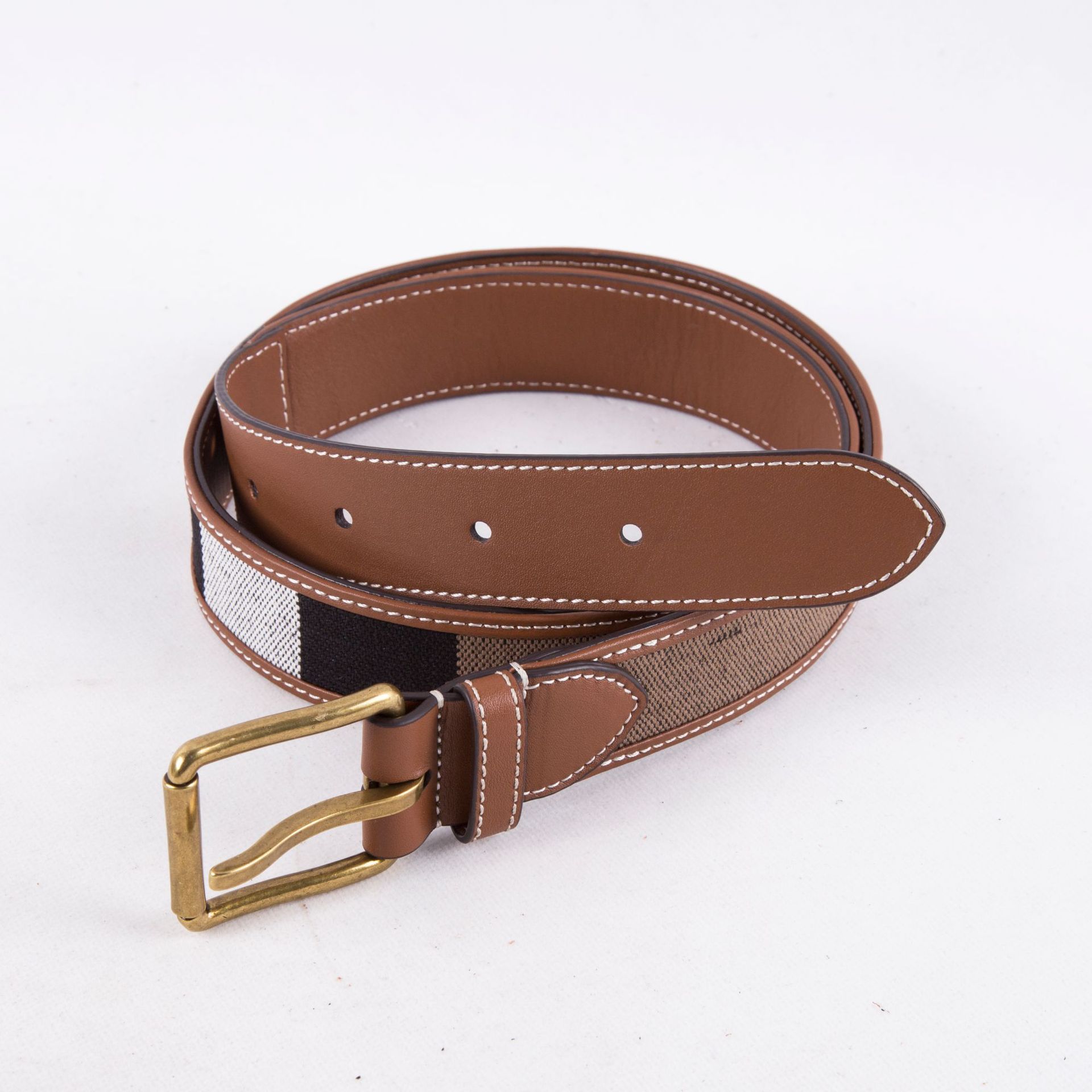 https://fulmo-img-server.com/belt-lover/c21f4531-b6cf-430e-9e14-e50a5253f6a4.jpg