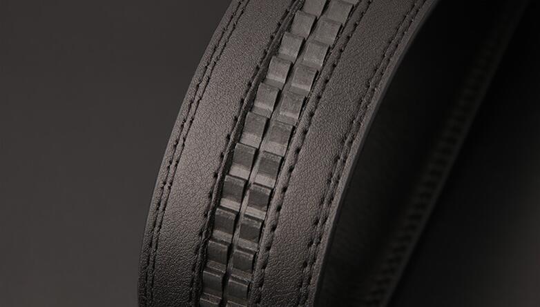 革製紳士用　自動調整式バックル付きメンズベルト