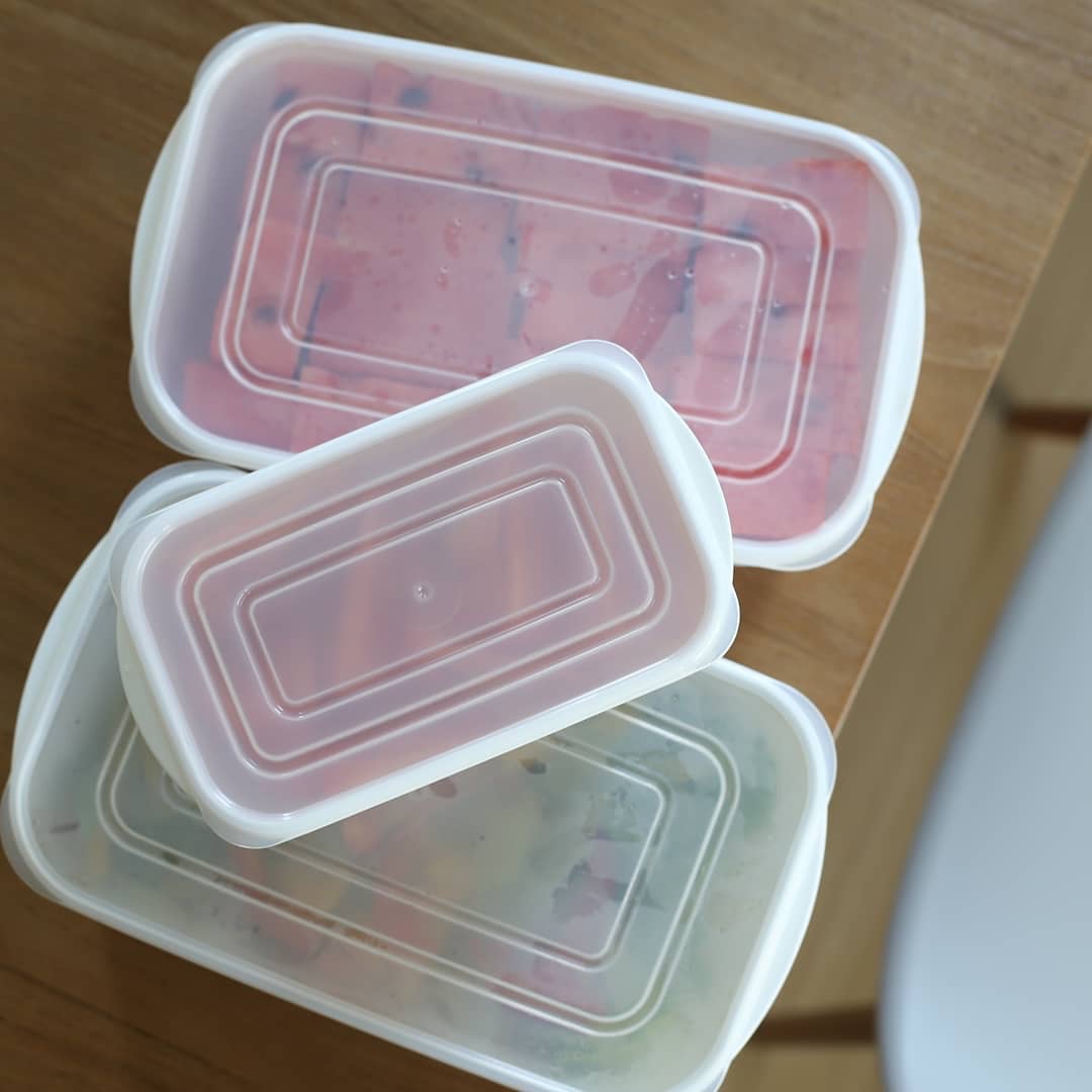 密閉式収納型スリム保存容器四個組