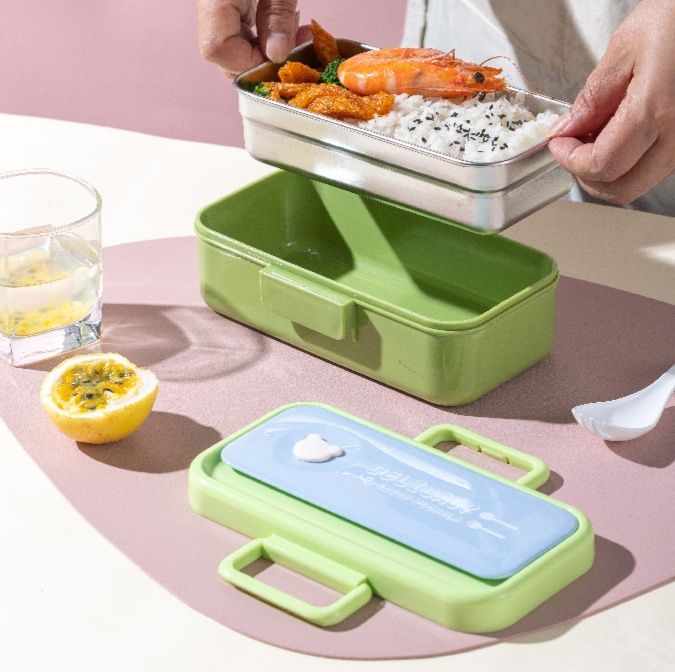 くま型留め具付きスリム弁当箱