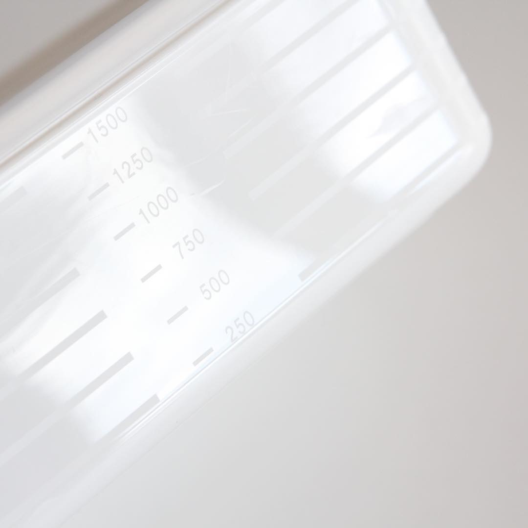 密閉式収納型スリム保存容器四個組