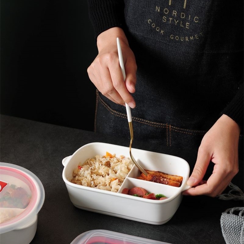 三段仕切り付き電子レンジ対応弁当箱