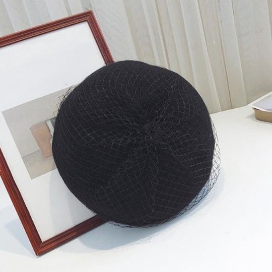 レース編み女性用ベレー帽 上品な秋冬帽子