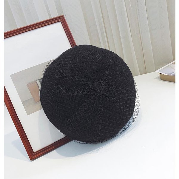 レース編み女性用ベレー帽 上品な秋冬帽子