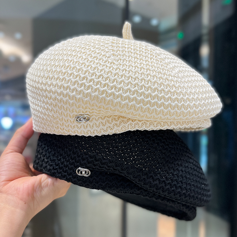 定型しっかりフォルムの麦わらベレー帽