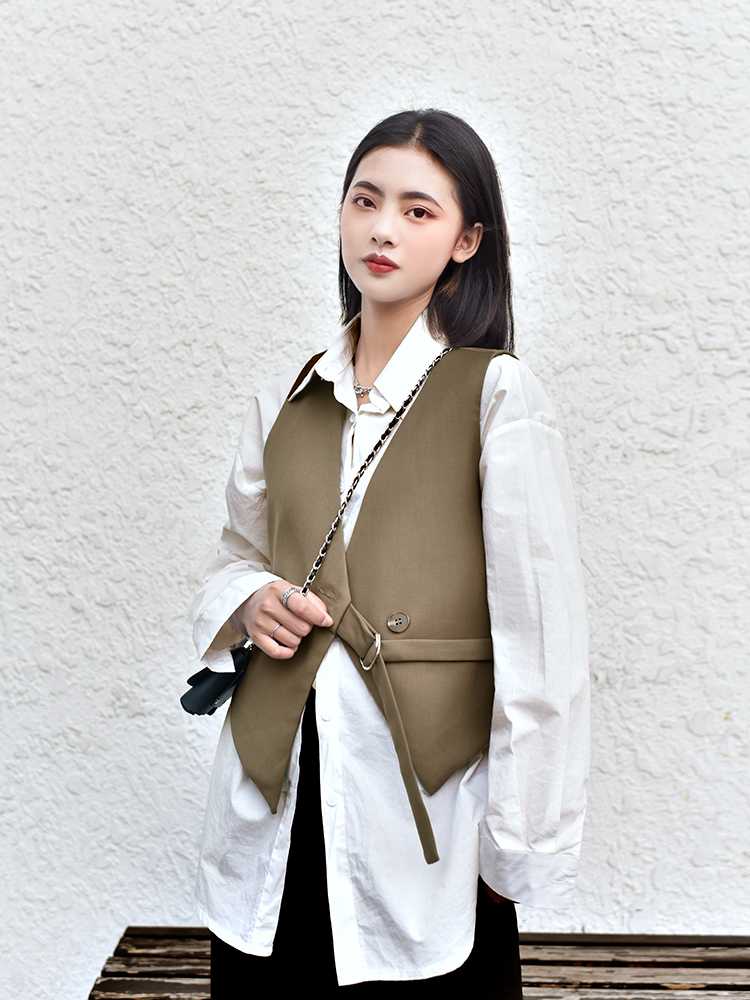 ベスト シンプル洗練ベルトデザインジレ