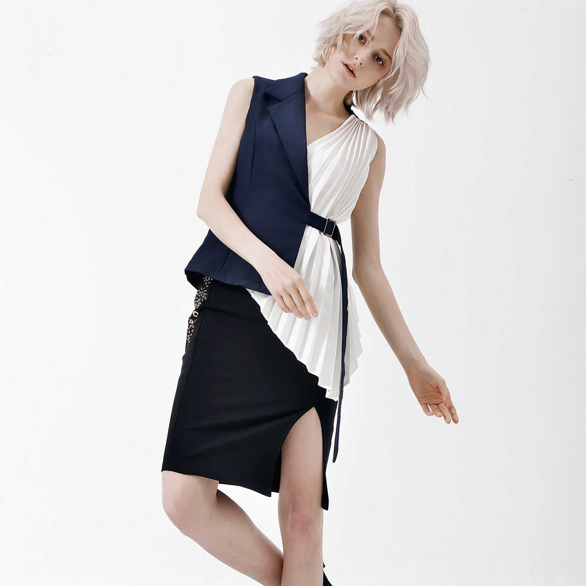 ベスト アシンメトリープリーツ装飾ジレ