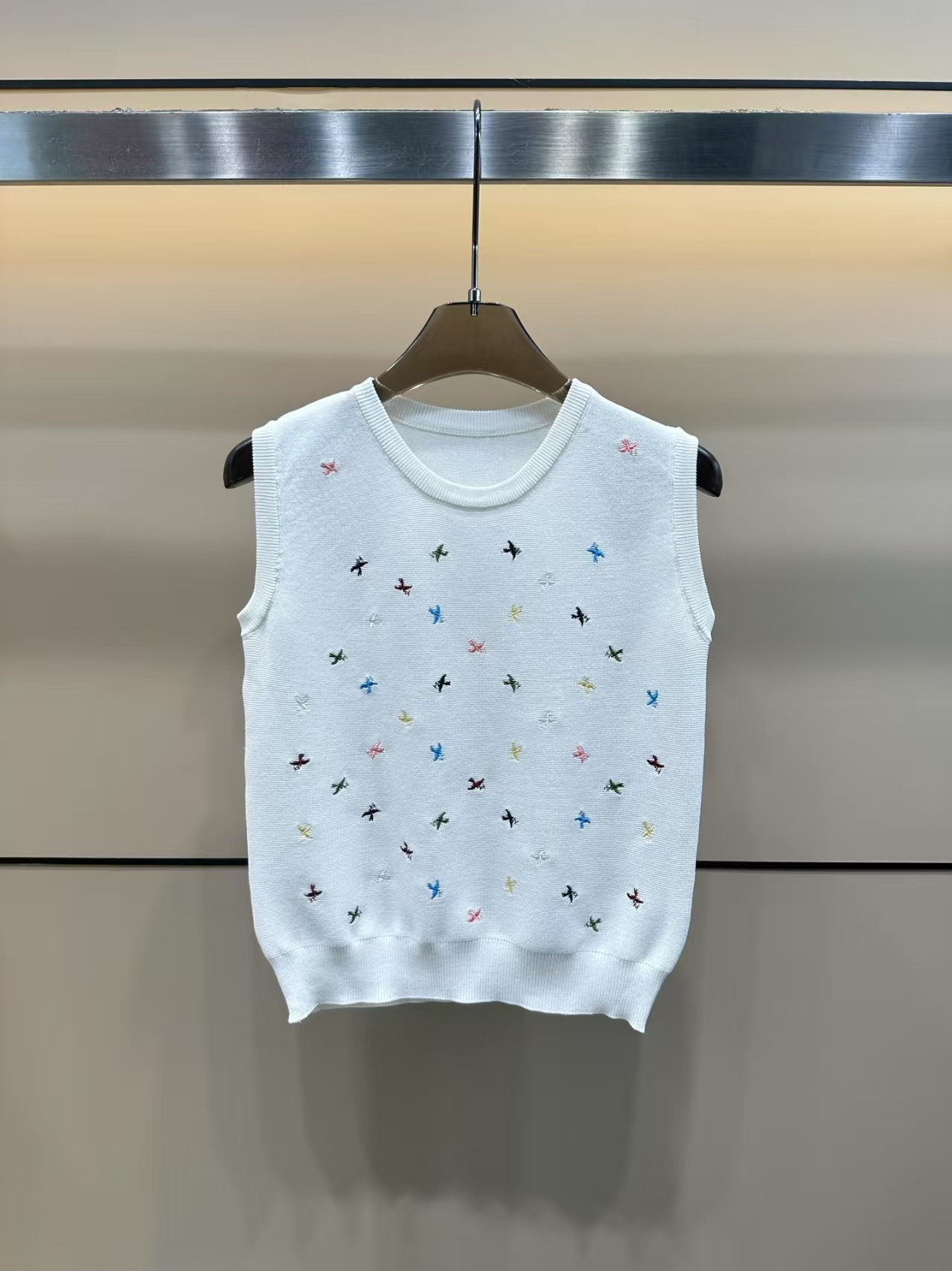 ベスト 小鳥刺繍ニットベスト