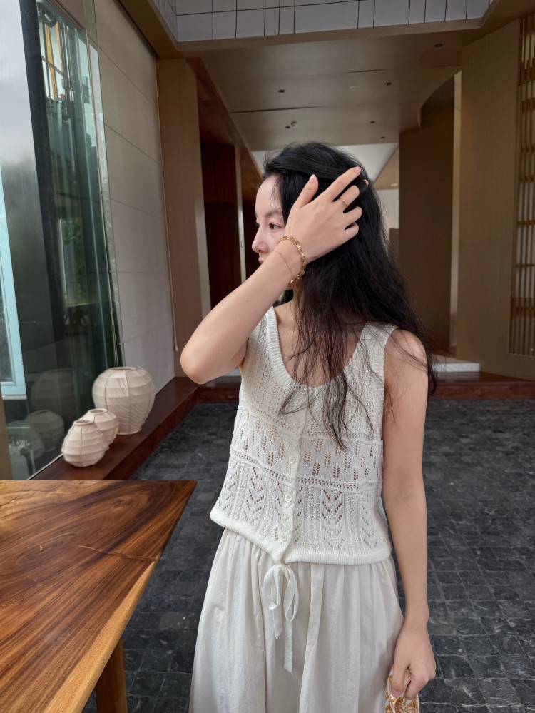 https://fulmo-img-server.com/bes-ti/46f0e2f3-6df3-4e86-a043-55854ca46d06.jpg
