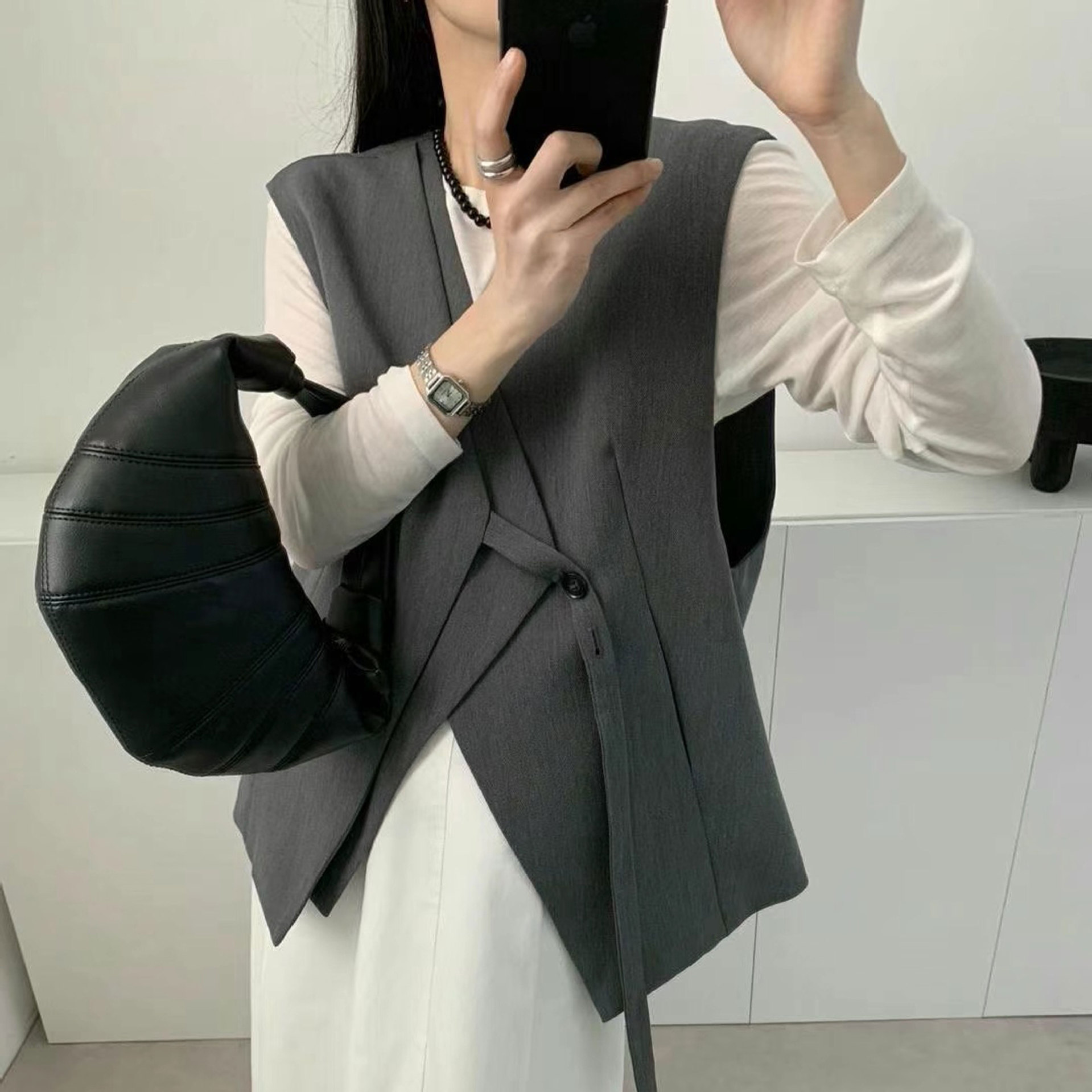 重ね着風アシンメトリーベスト