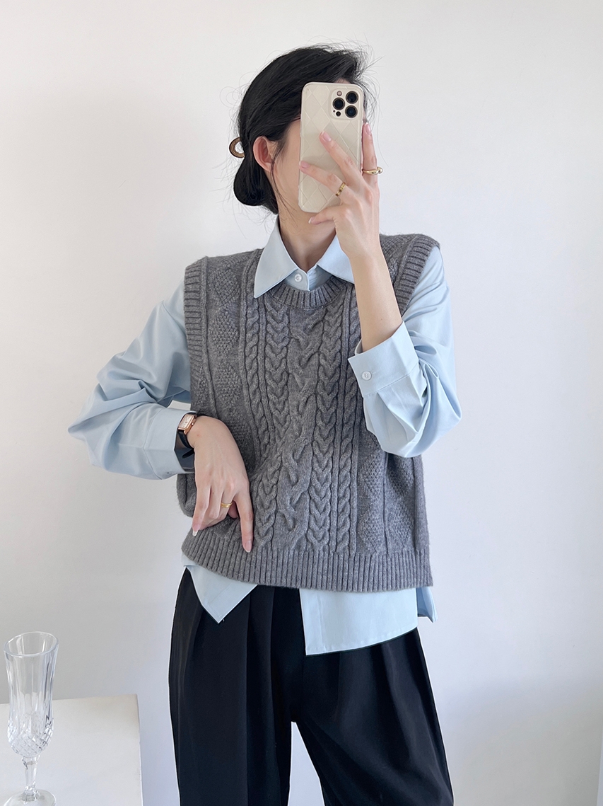 模様編みニットベスト